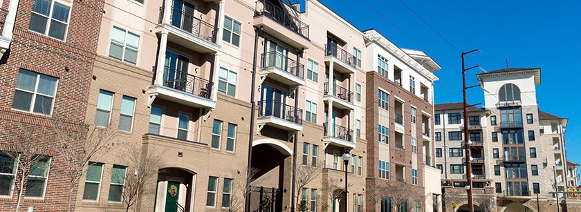 A row of appartment complexes.